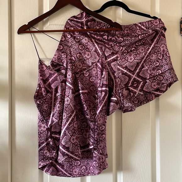 NWT. Victoria’s Secret satin Pajama set paisley pink shorts top set - Picture 5 of 5
